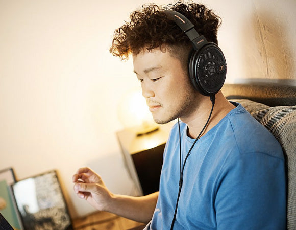 Listening to the HD 660S2 at home